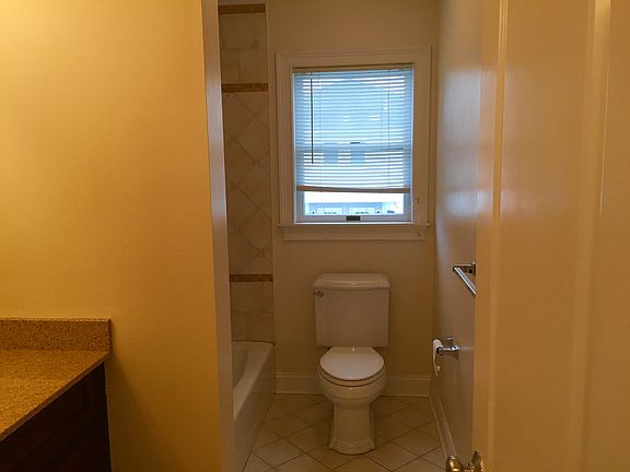 5th image of 156 Lakeview Ave