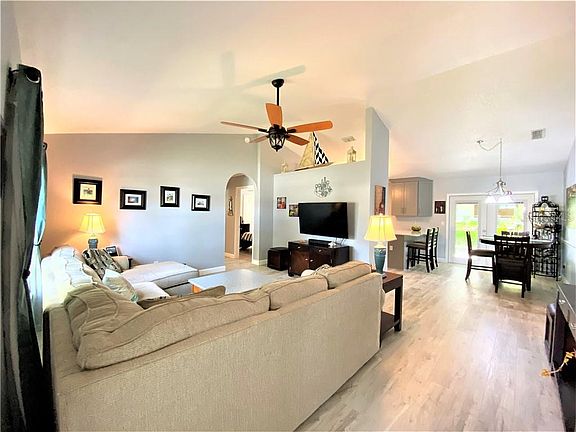 2nd image of 1138 Arbor Hill Cir