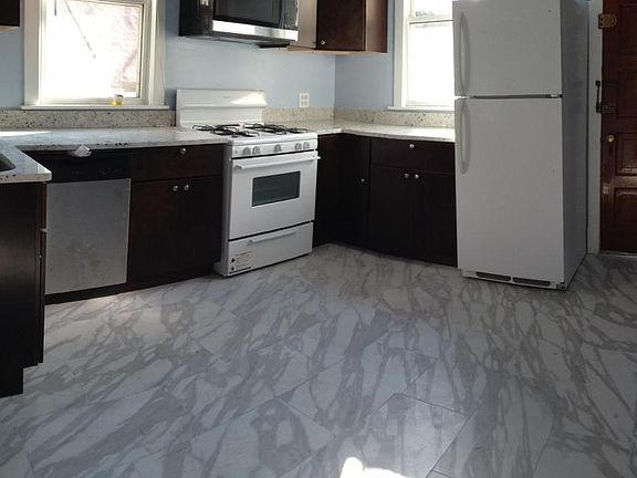 3rd image of 2654 N Marshfield Ave #2A