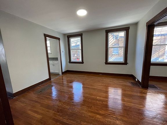 3rd image of 1155 Rebecca Ave #1