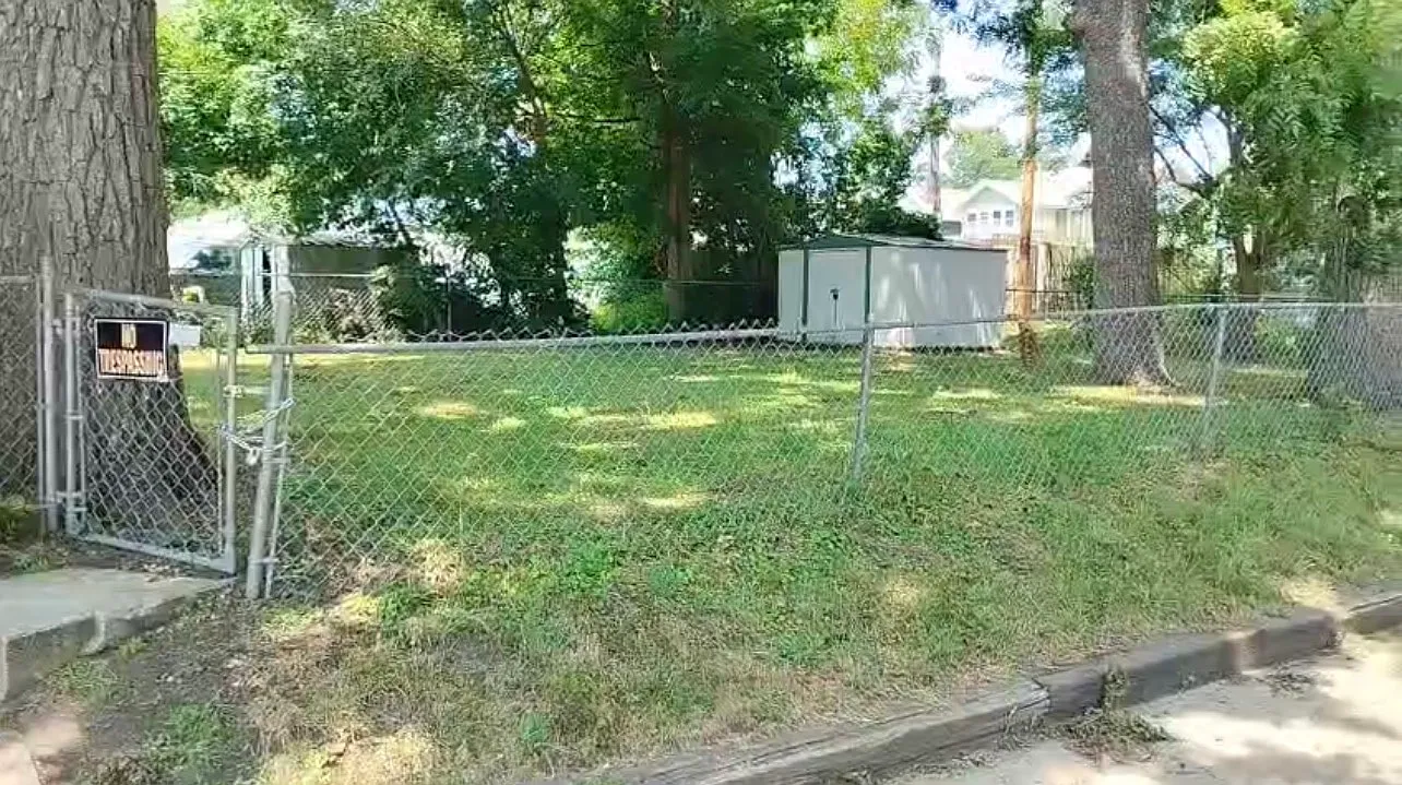 3 bed, 800 sqft, $1,200 — Photo 3
