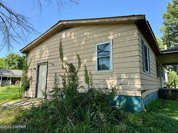 3rd image of 216 Burch Rd