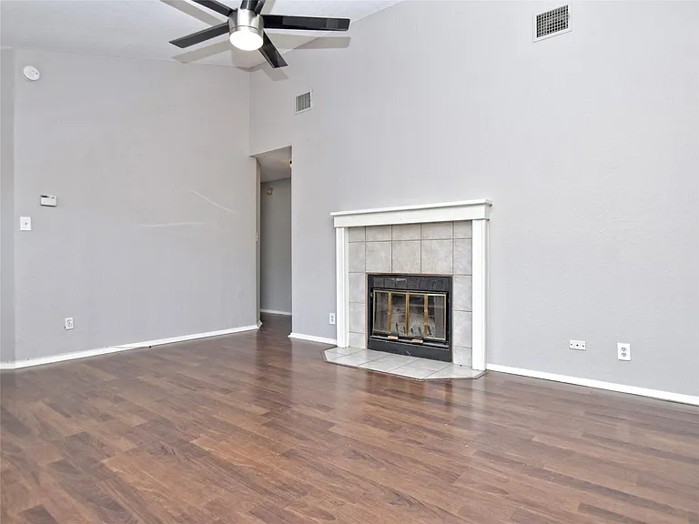 813 Primrose Ln — Photo 7