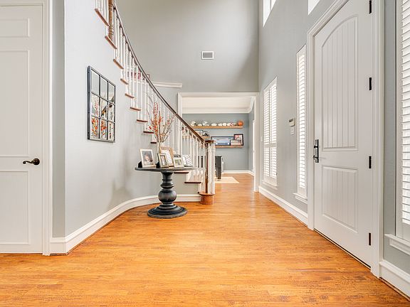 3_03foyer.jpg