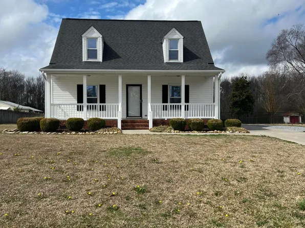 3813 N Hills Drive, Ayden, NC 28513