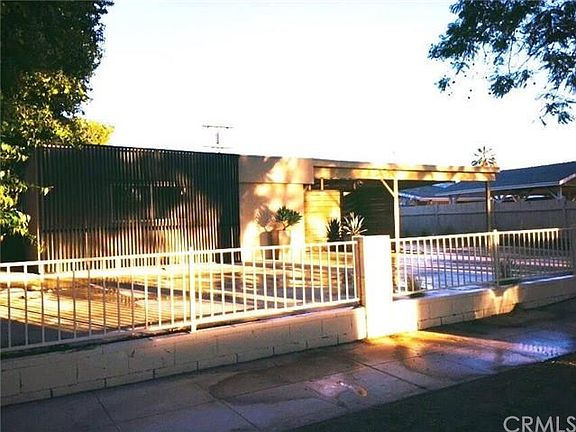 3rd image of 9414 Gothic Ave