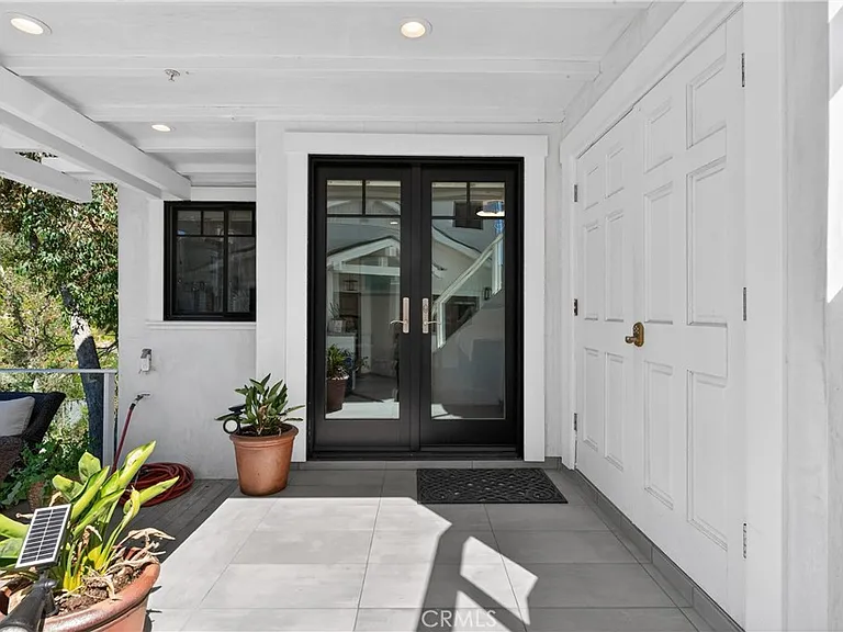 405 Blumont St — Photo 56