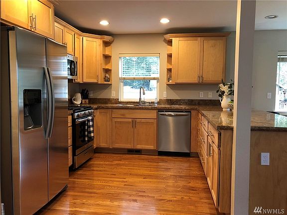 2nd image of 2632 Marine Dr