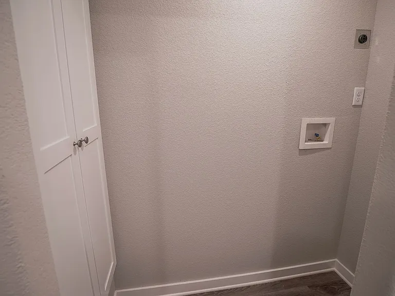 668 N Honey Locust Bnd — Photo 12