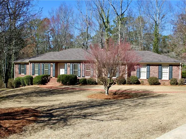 11 Olevia St, Winder, GA 30680