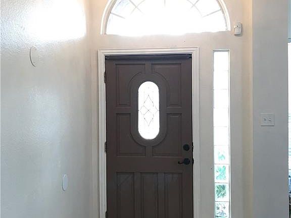 3rd image of 5811 Gloucester Ct