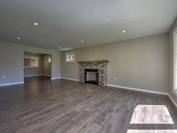2nd image of 933 Morison Ave