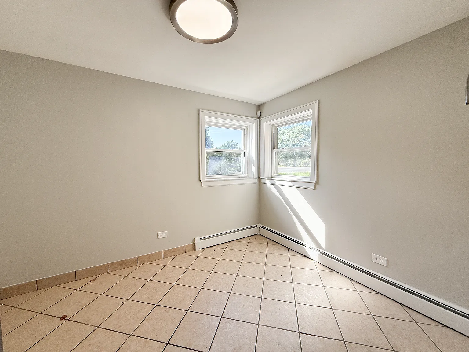 1 bed, 825 sqft, $1,275 — Photo 4