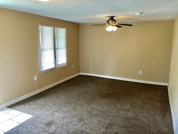 3rd image of 519 N Elm Ave