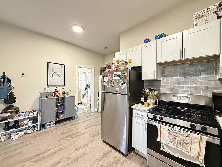 854 W George St #4 — Photo 7