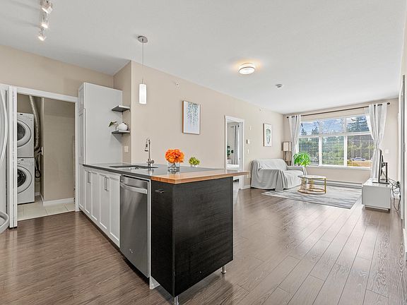 4th image of 2855 156th St #505