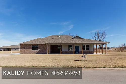 306 Kirks Holw Photo 1