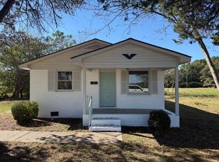 203 W King St, La Grange, NC 28551