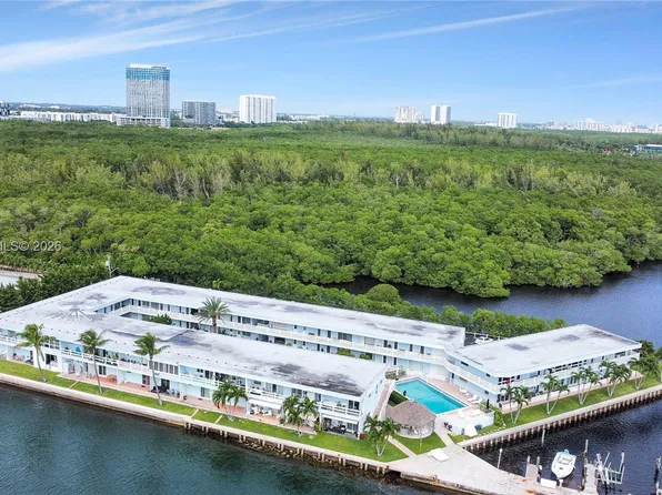 2700 NE 135th St APT 12, North Miami, FL 33181