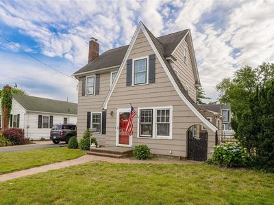 212 Raymond Street, Rockville Centre, NY, 11570