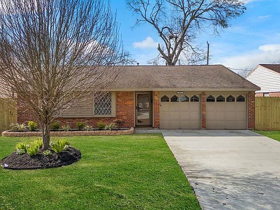 3rd image of 2222 Blueberry Ln