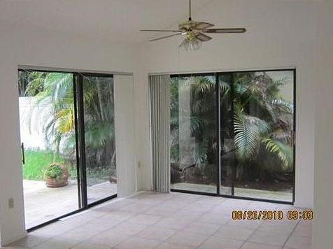 3rd image of 319 Leeward Dr