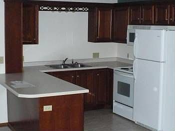 5th image of 583 35th St W