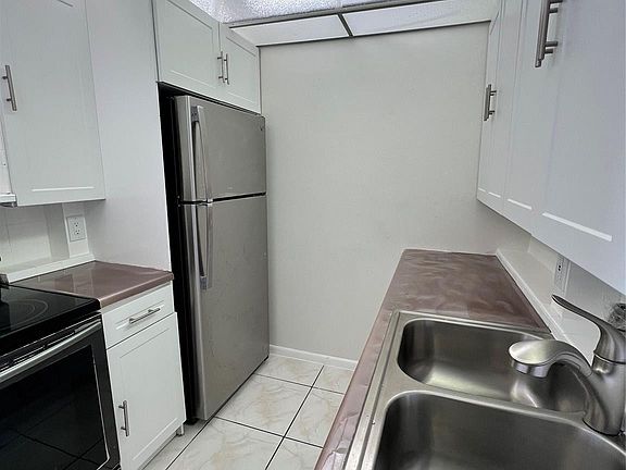 4th image of 3027 Newport H #3027