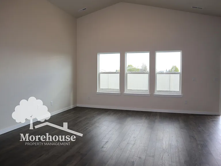 12423 Smugglers Basin St — Photo 9