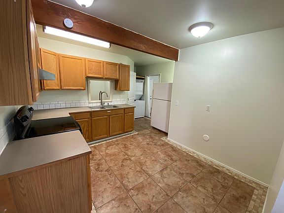4th image of 16728 Larch Way