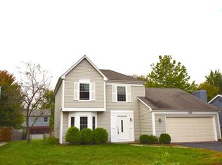 660 Paxton Pl, Carol Stream, IL 60188