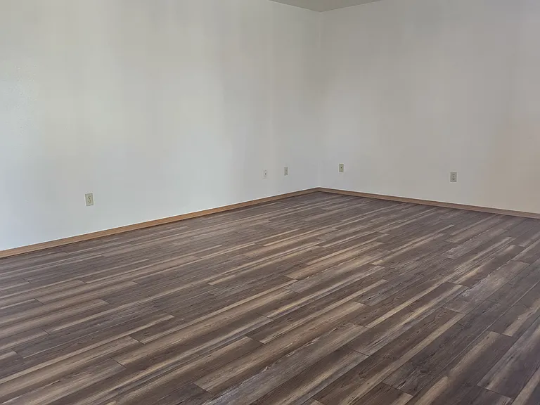 29 Michael Grove Ave — Photo 3