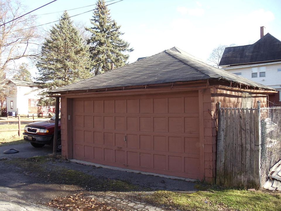 2nd image of 864 Park Ave