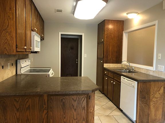 4th image of 109 Chama Dr