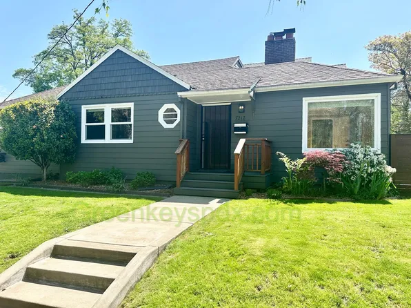 7212 NE Tillamook St, Portland, OR 97213