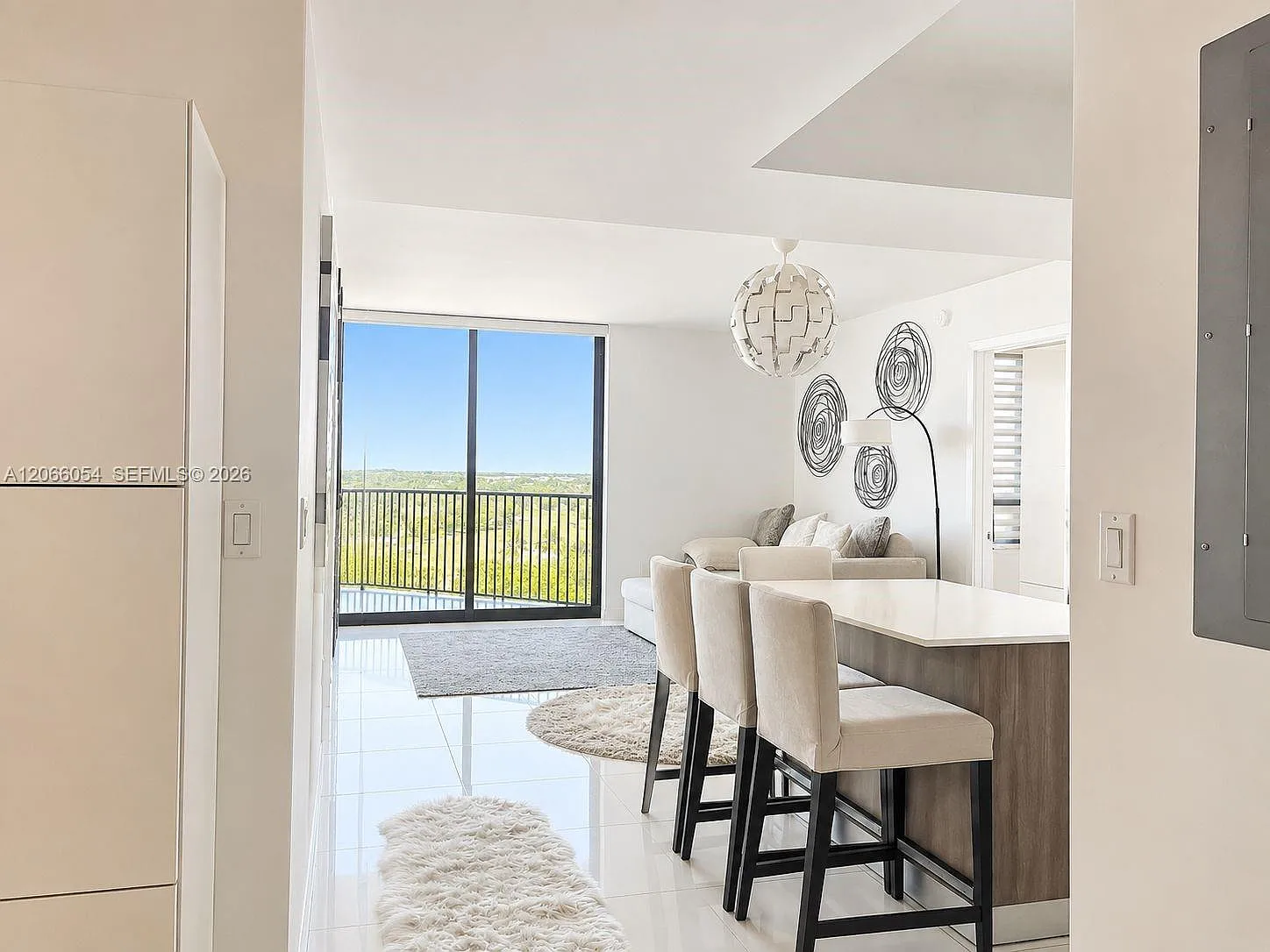 5252 Paseo Condo — Photo 2