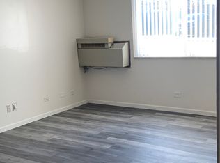 750 N Pioneer Rd #106, Waukegan, IL 60085