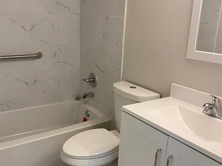 450 Palm Cir W #103 — Photo 6
