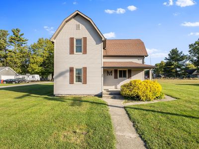 201 E Oneida St, La Crosse, IN, 46348