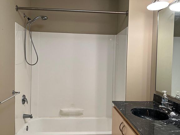 5th image of 815 Arch St #51X
