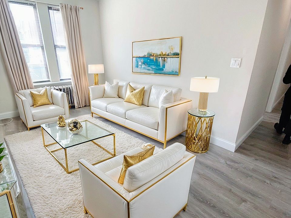 1st image of 3123 32nd St APT 22