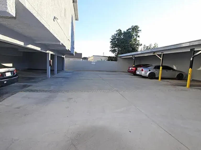 12303 Grevillea Ave — Photo 25