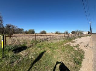 302 N Park St, Granbury, TX 76048