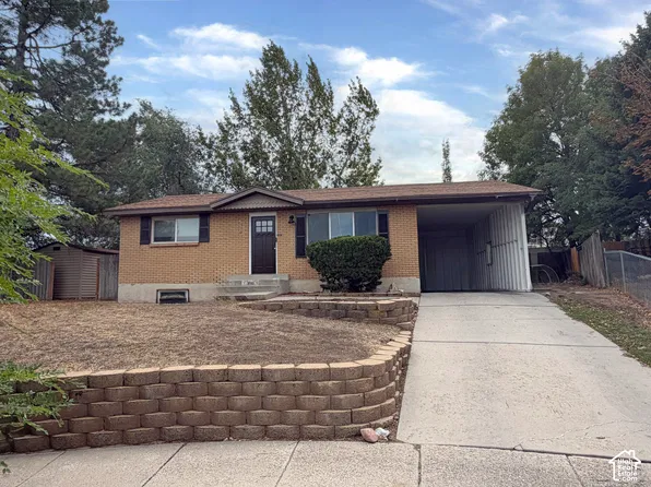 5141 W Red Flower Cir S, West Valley City, UT 84120