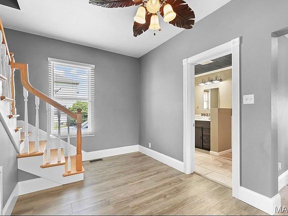 3rd image of 407 N Division St