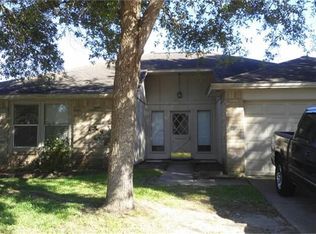 2511 Wheelwright Ln, Friendswood, TX 77546