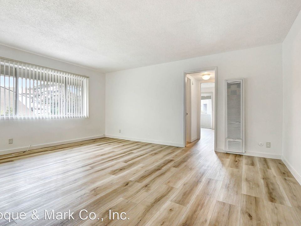 1st image of 9809 Tabor St #7
