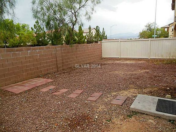 4th image of 4815 N Portola Vista Ave
