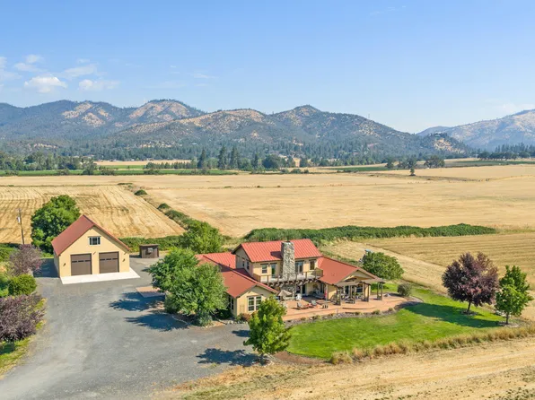 1176 Hamilton Rd, Jacksonville, OR 97530