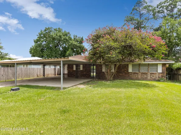 1112 Attakapas Dr, Opelousas, LA 70570